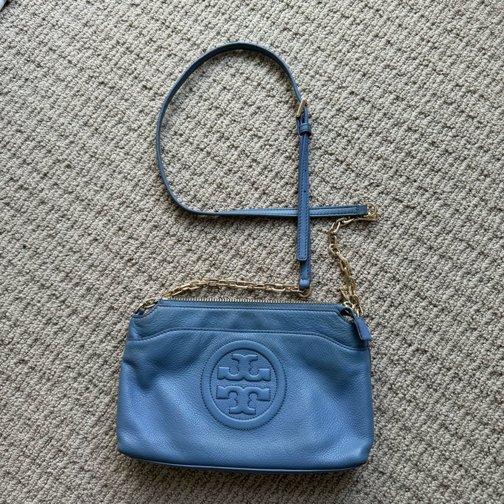 Tory Burch Bombe Chain Crossbody in Wallis Blue